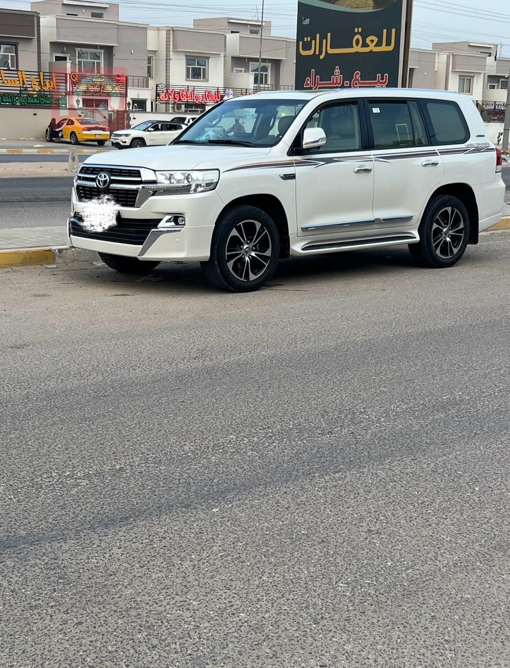تويوتا لاندكروزر